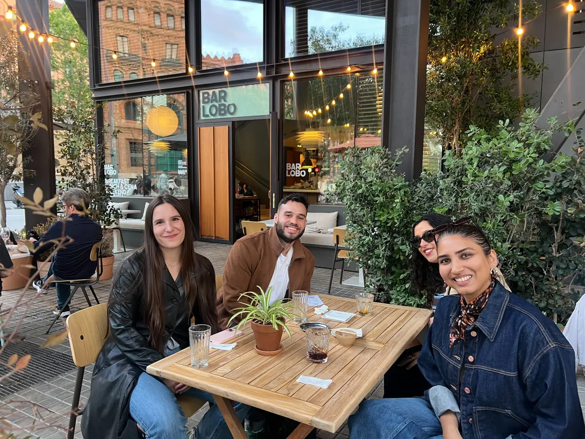 PMM.BCN members meeting at a cafe in Barcelona